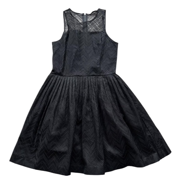 Armani Exchange balloon puff bottom lace top size 2 great used condition - Picture 1 of 14